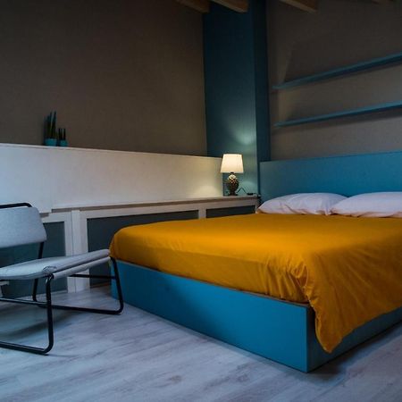 Il Piccolo Loft Holiday Home 팔라쫄로 아크레이데 외부 사진