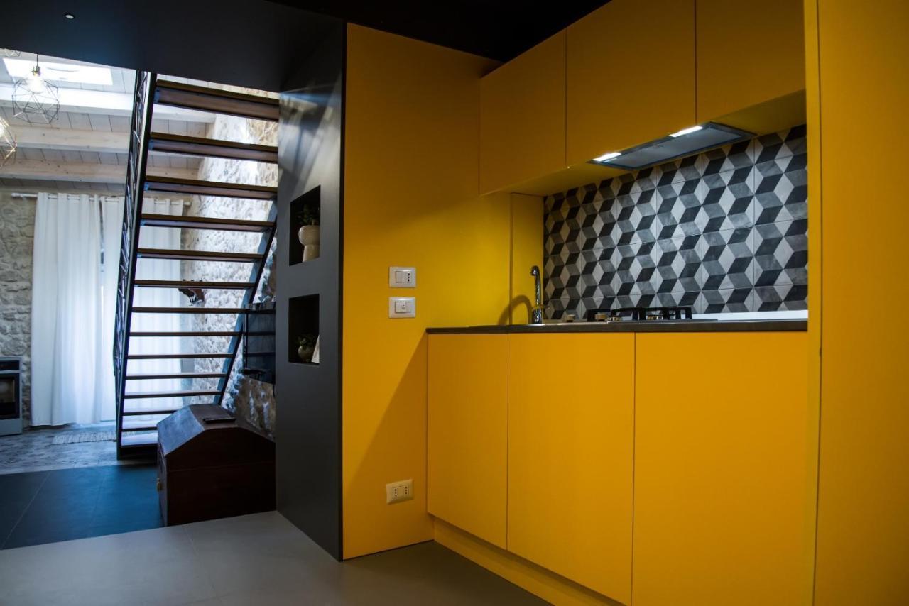 Il Piccolo Loft Holiday Home 팔라쫄로 아크레이데 외부 사진