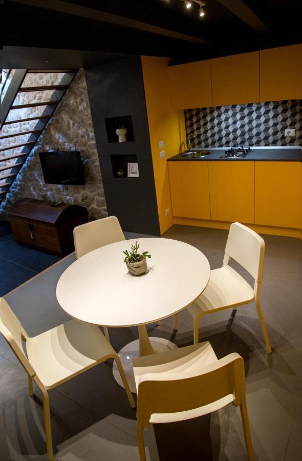 Il Piccolo Loft Holiday Home 팔라쫄로 아크레이데 외부 사진