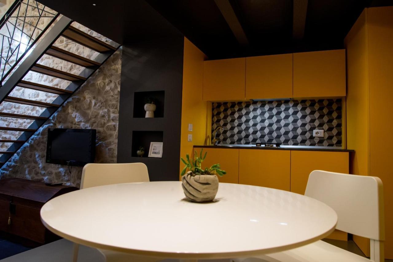 Il Piccolo Loft Holiday Home 팔라쫄로 아크레이데 외부 사진
